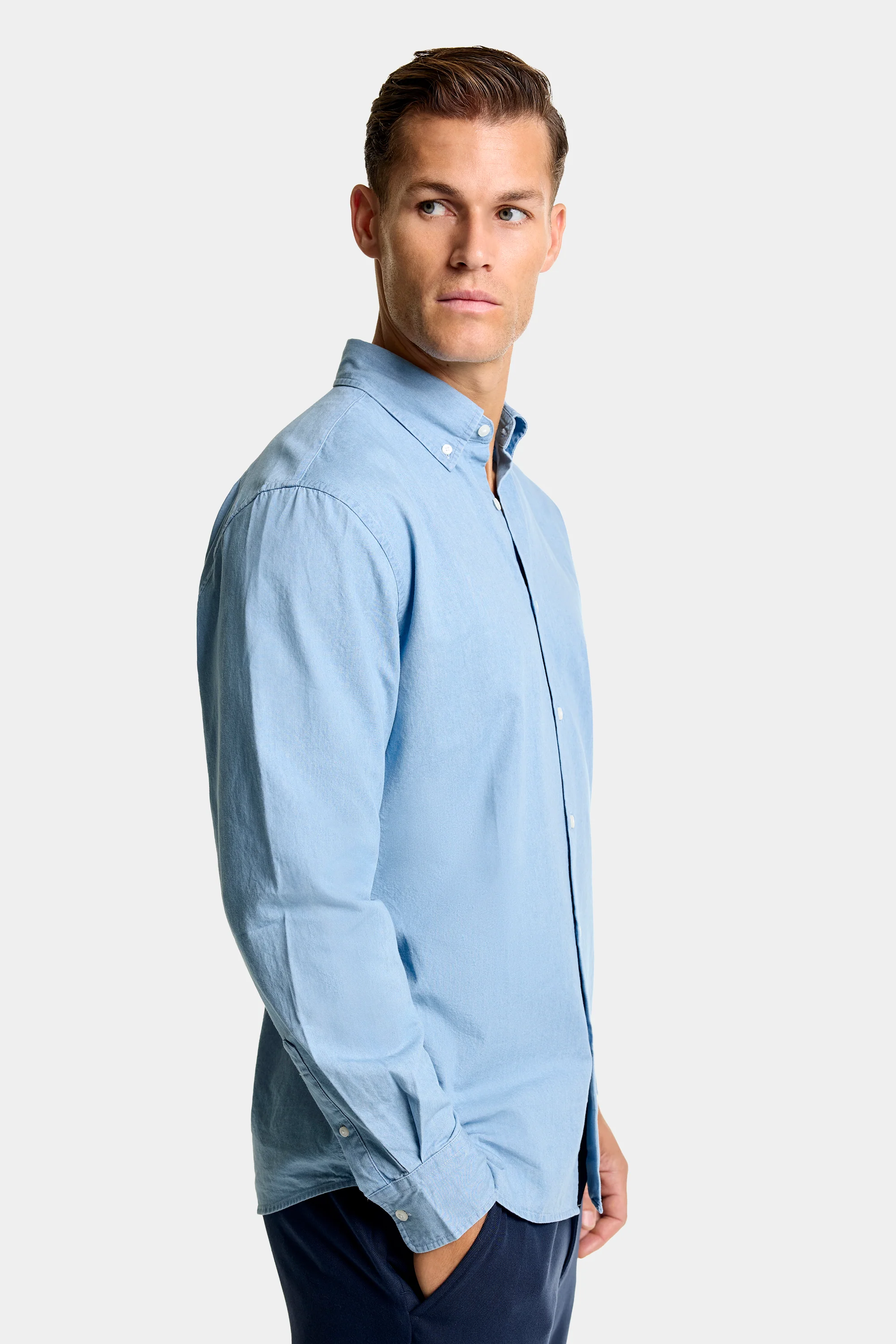 THE CHAMBRAY SHIRT - Image 11