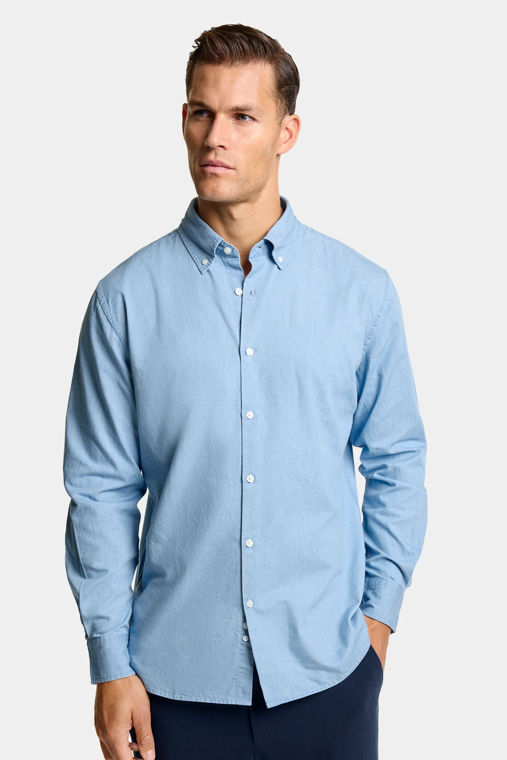 THE CHAMBRAY SHIRT - Image 9