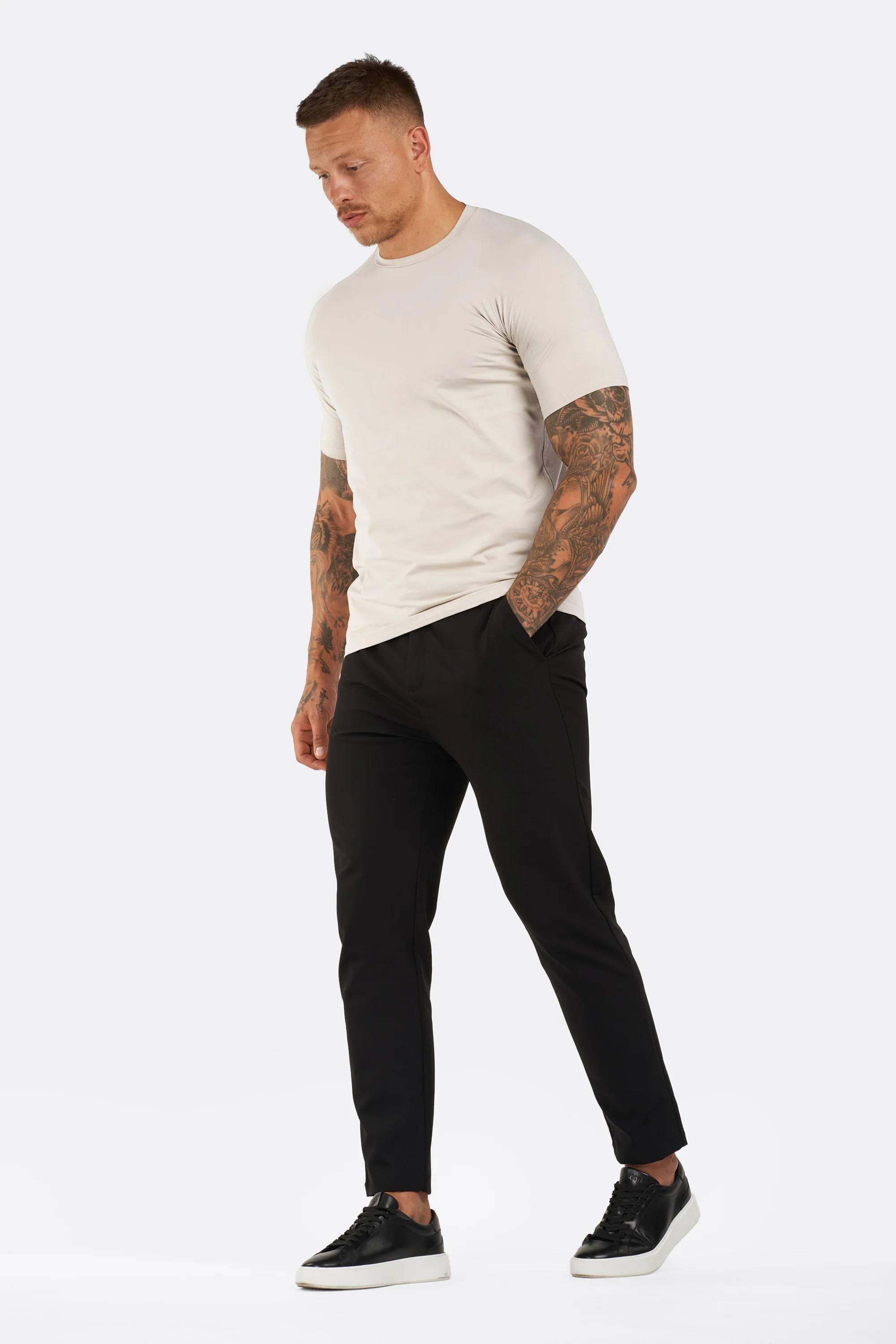 THE ESSENTIAL T-SHIRT - Image 10
